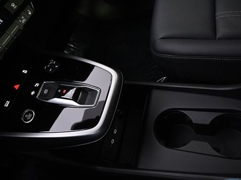 Used 2022 Audi Q4 e-tron Premium w/ Convenience Package image 32