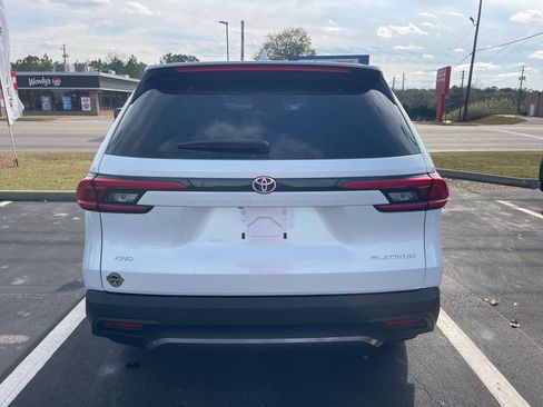 Used 2024 Toyota Grand Highlander Platinum image 13