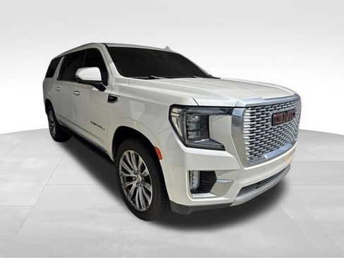 Used 2021 GMC Yukon XL Denali w/ Denali Ultimate Package AWD/4WD image 2