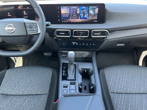 New 2026 Nissan Sentra SV w/ SV Convenience Package FWD image 4