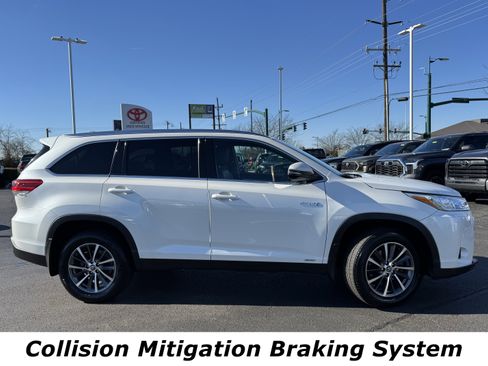 Used 2019 Toyota Highlander XLE image 2