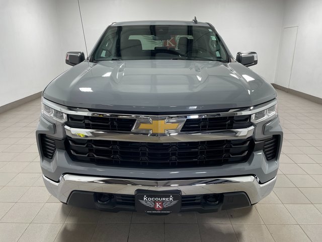 Used 2024 Chevrolet Silverado 1500 LT AWD/4WD image 2
