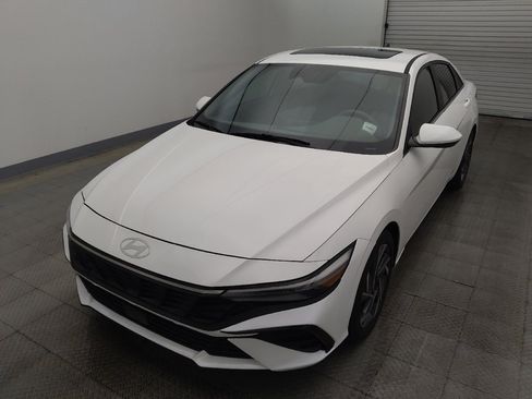 Used 2024 Hyundai Elantra SEL w/ Convenience Package FWD image 15