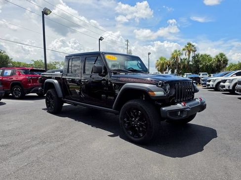 Used 2022 Jeep Gladiator Rubicon w/ LED Lighting Group AWD/4WD image 2