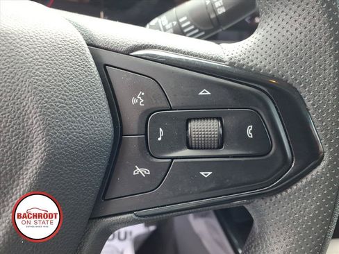 Used 2025 Chevrolet Trax LT FWD image 20