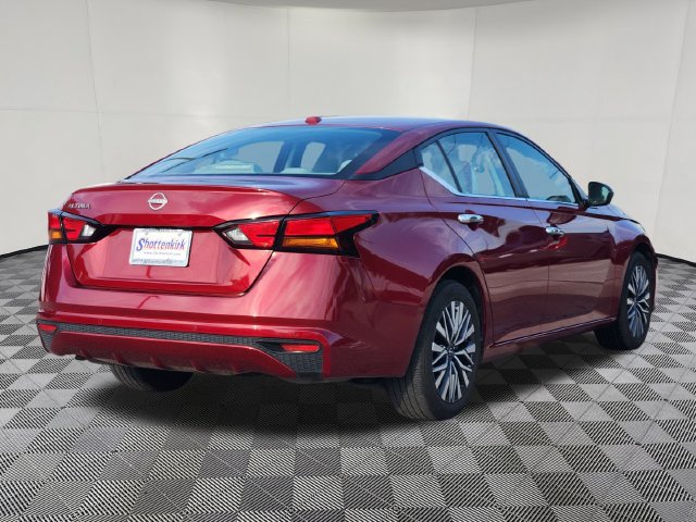 Used 2025 Nissan Altima 2.5 SV FWD image 5