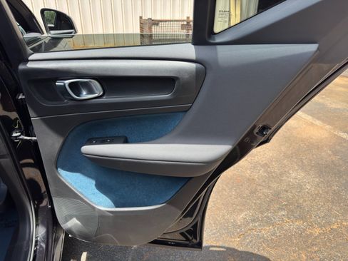Used 2023 Volvo XC40 Recharge Plus AWD/4WD image 41