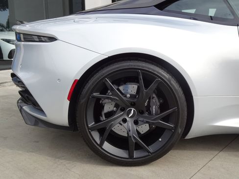 Used 2019 Aston Martin DBS Superleggera image 15