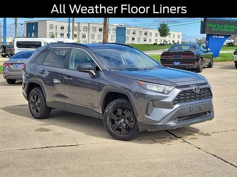 Used 2021 Toyota RAV4 LE AWD/4WD image 30