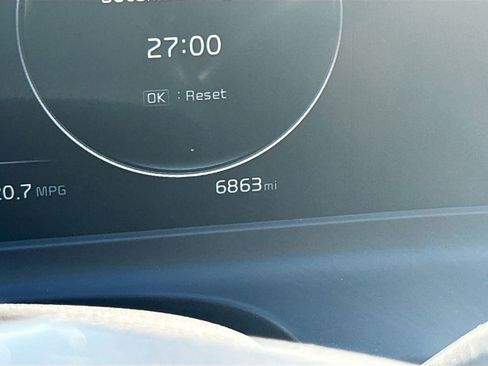 Used 2024 Kia Seltos SX w/ SX Sunroof Package image 12