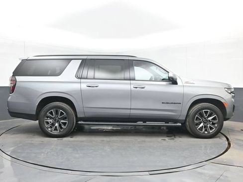 Used 2023 Chevrolet Suburban Z71 w/ Luxury Package AWD/4WD image 15