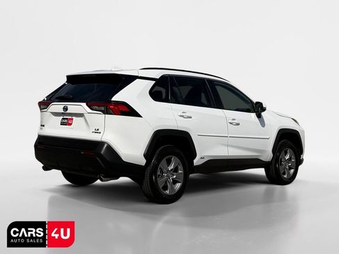 Used 2024 Toyota RAV4 LE AWD/4WD image 7