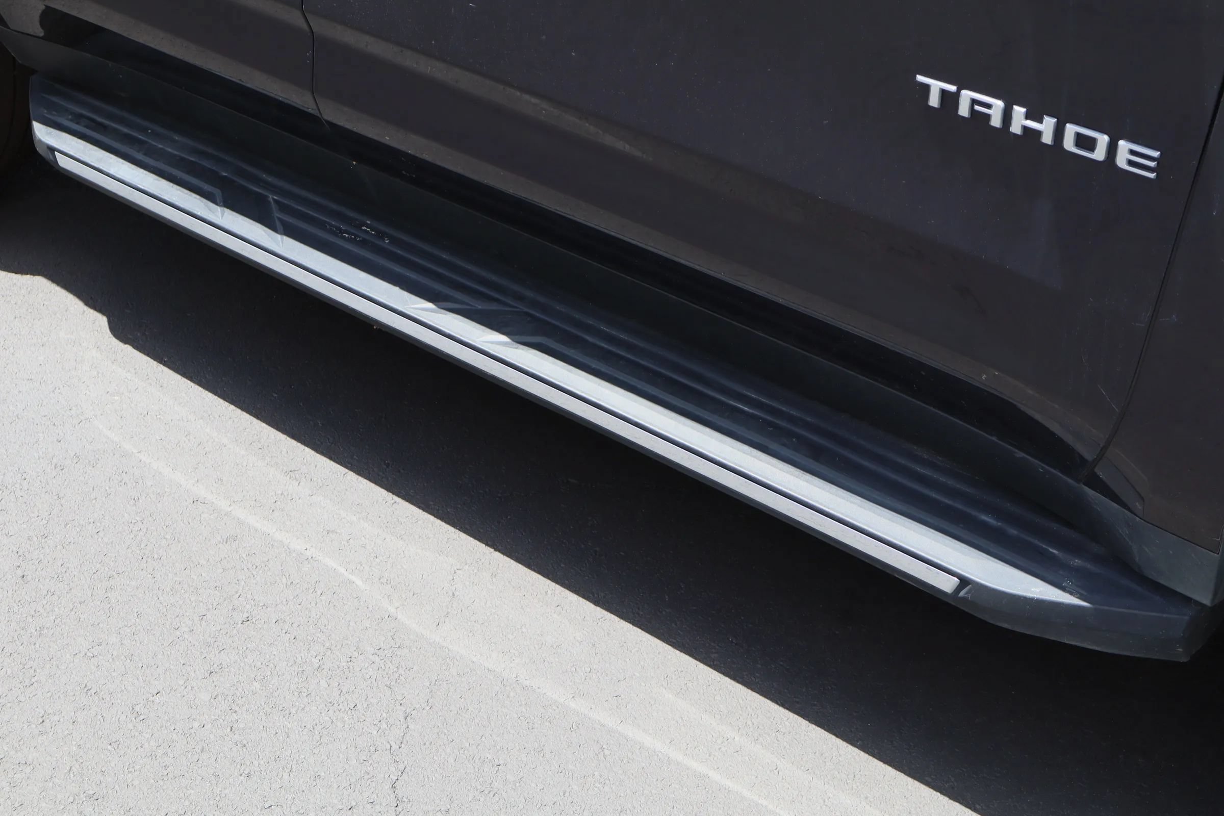 Used 2025 Chevrolet Tahoe LT RWD image 9