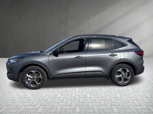 Used 2025 Ford Escape ST-Line w/ Cold Weather Package image 2