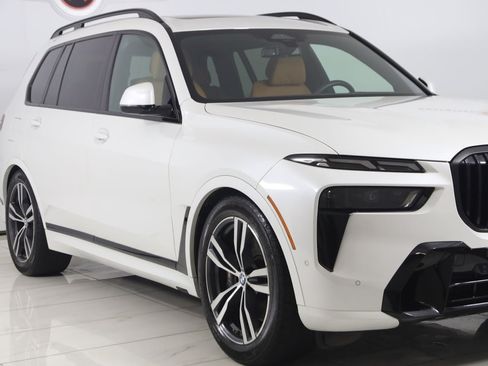 Used 2024 BMW X7 xDrive40i w/ M Sport Package AWD/4WD image 48
