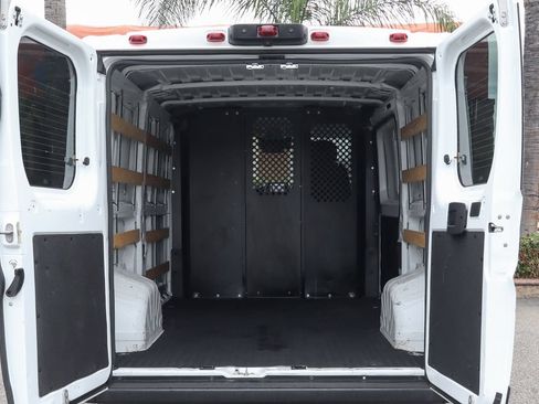 Used 2025 RAM ProMaster 2500 w/ U-Haul Equipment Group FWD image 8