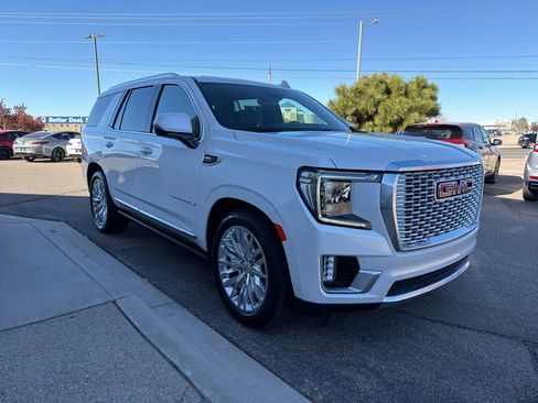 Used 2024 GMC Yukon Denali w/ Advanced Technology Package image 5