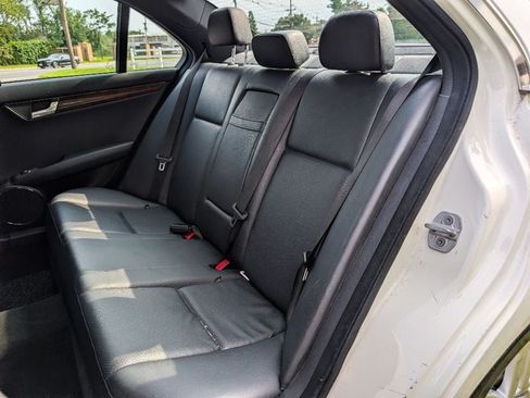 Used 2009 Mercedes-Benz C 300 4MATIC Sedan image 18