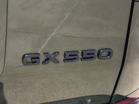 Used 2025 Lexus GX 550 w/ Accessory Package (2T) AWD/4WD image 10