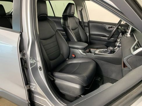 Used 2021 Toyota RAV4 Limited image 39