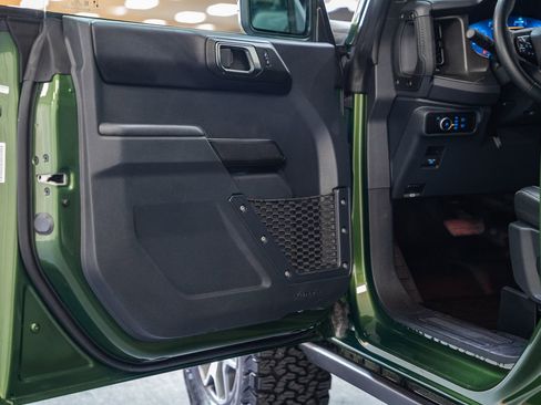 Used 2025 Ford Bronco Badlands image 41