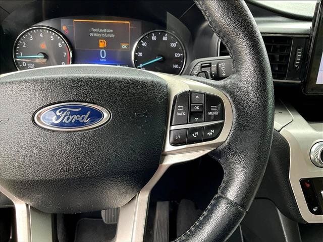 Used 2020 Ford Explorer XLT w/ Equipment Group 202A AWD/4WD image 17