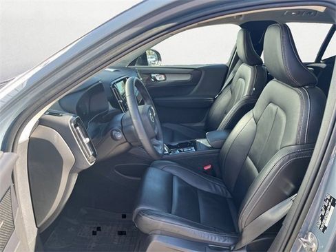 Used 2023 Volvo XC40 B5 Ultimate w/ Protection Package Premier image 10