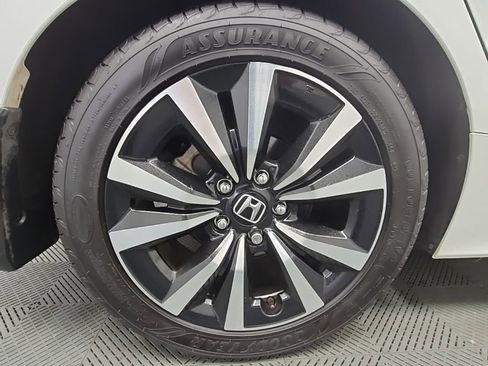 Used 2024 Honda Civic EX-L image 45