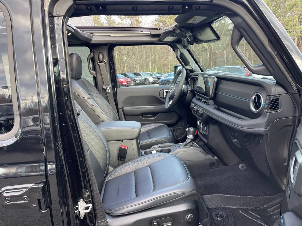 Used 2024 Jeep Wrangler High Altitude AWD/4WD image 17