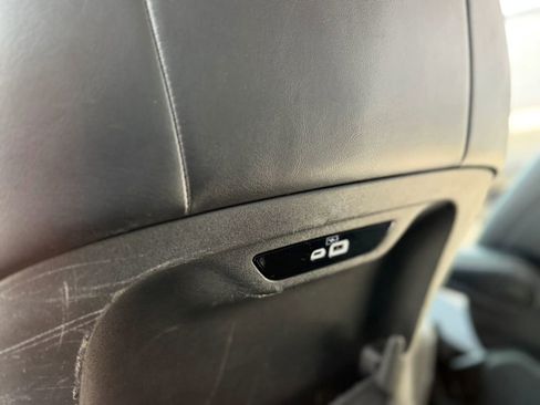 Used 2023 Chrysler Pacifica Touring-L FWD image 22