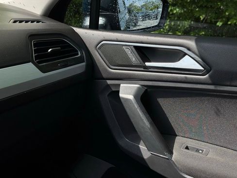 Used 2018 Volkswagen Tiguan S FWD image 41