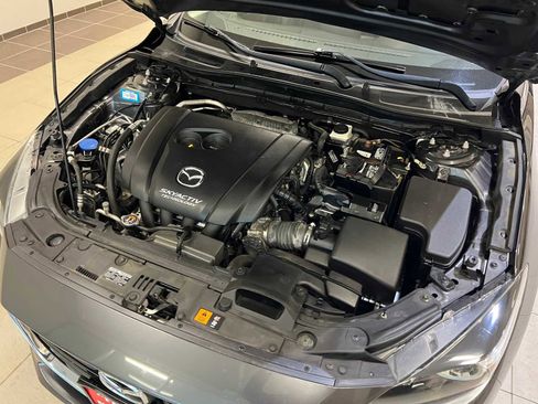 Used 2017 MAZDA MAZDA3 Touring w/ Popular Equipment Package image 9