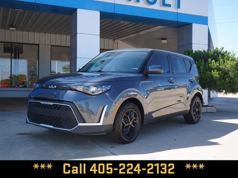 Used 2024 Kia Soul LX w/ Option Group 015 FWD image 1