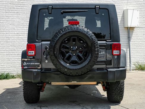 Used 2016 Jeep Wrangler Sport image 8