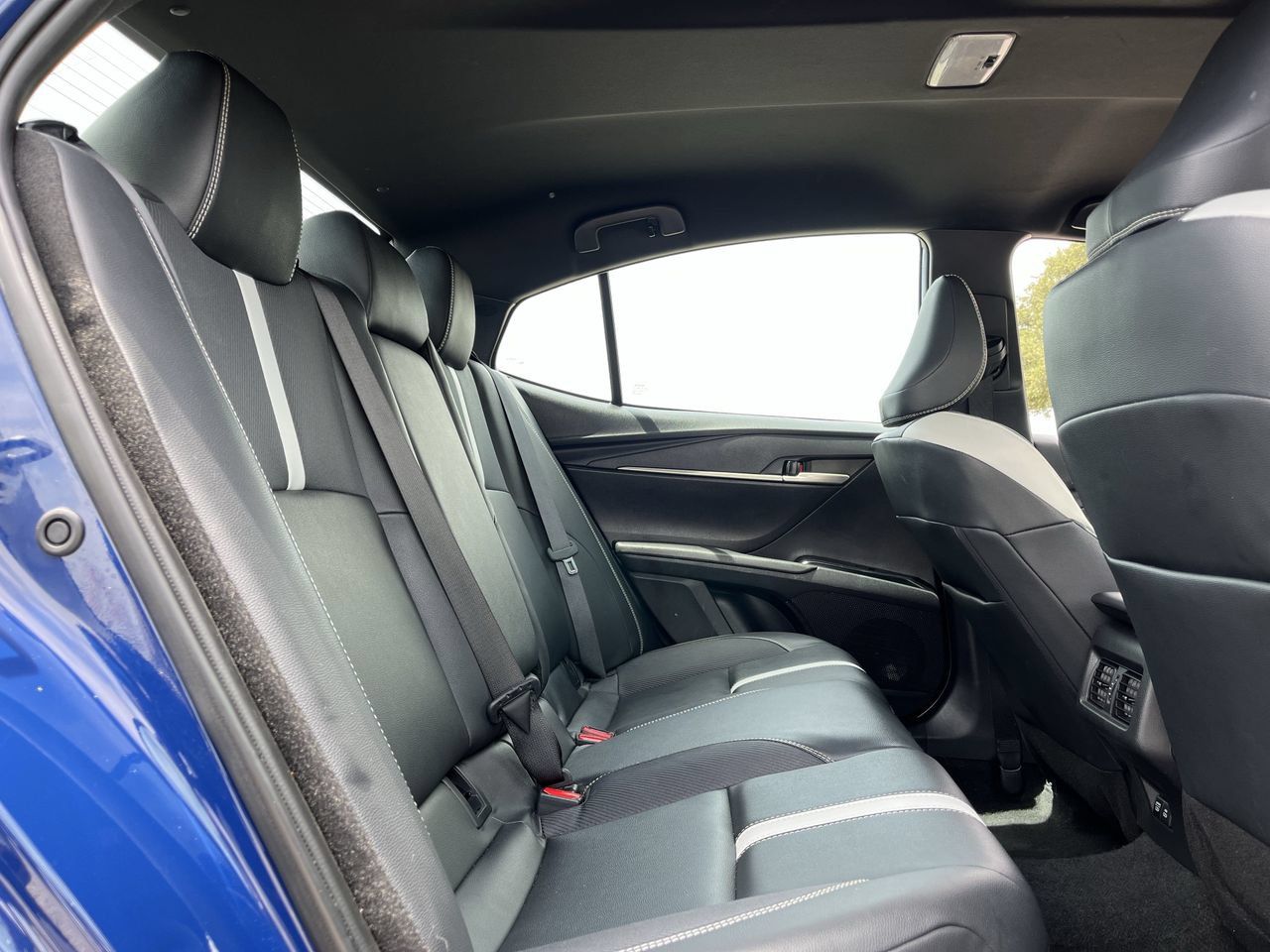 Used 2025 Toyota Camry SE FWD image 25