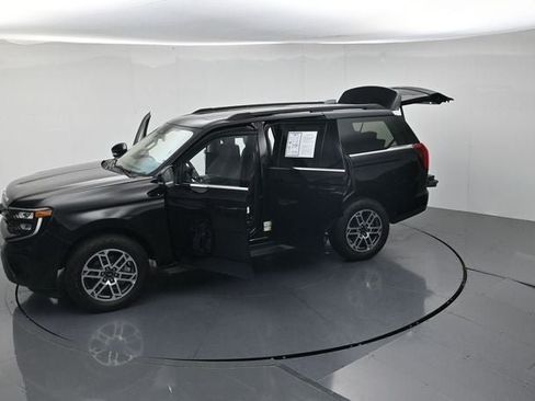 Used 2025 Ford Expedition Active AWD/4WD image 50