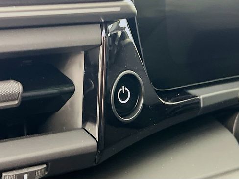 New 2026 Porsche Macan 4 Electric image 11