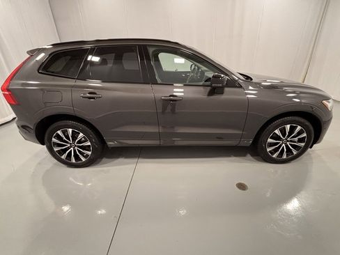 Certified 2025 Volvo XC60 B5 Plus image 5