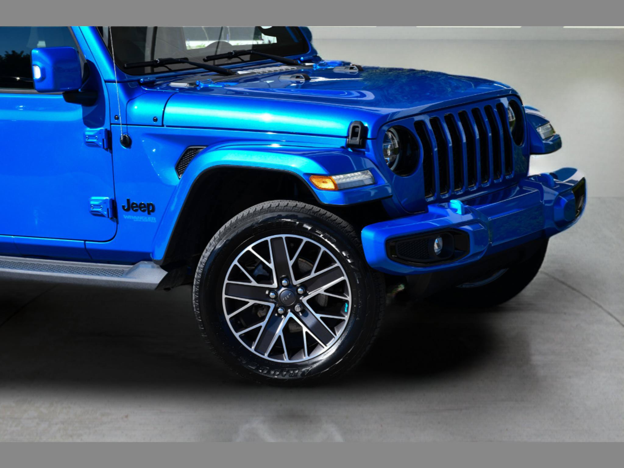 Used 2022 Jeep Wrangler Unlimited Sahara AWD/4WD image 10