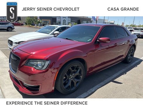 Used 2022 Chrysler 300 Touring L w/ Comfort Group RWD image 1