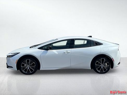 Certified 2026 Toyota Prius XLE FWD image 4