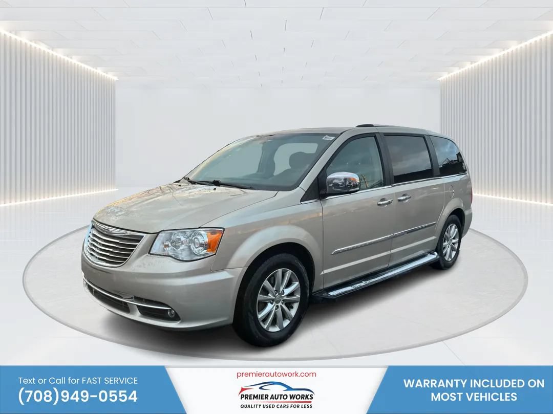 Used 2015 Chrysler Town & Country Limited Platinum FWD image 1