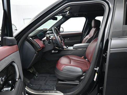 Used 2025 Land Rover Range Rover Sport Dynamic SE AWD/4WD image 11