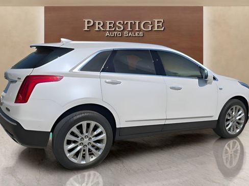 Used 2017 Cadillac XT5 Platinum w/ Driver Assist Package AWD/4WD image 11