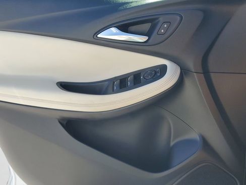 Used 2020 Buick Encore GX Preferred w/ Cold Weather Comfort Package image 32