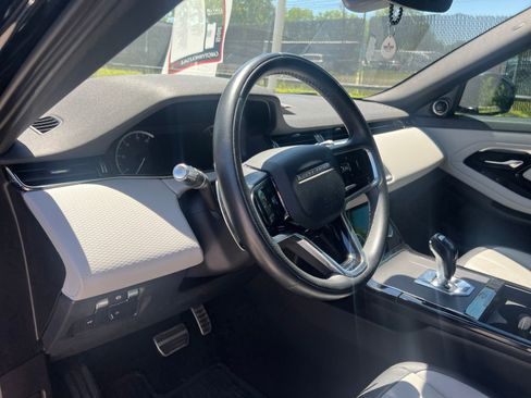 Used 2022 Land Rover Range Rover Evoque R-Dynamic S AWD/4WD image 11