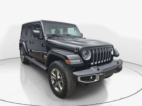 Used 2019 Jeep Wrangler Unlimited Sahara AWD/4WD image 3