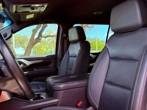 Used 2024 Chevrolet Suburban LT image 27