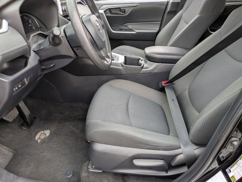 Used 2024 Toyota RAV4 LE image 17