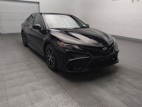 Used 2021 Toyota Camry SE FWD image 13
